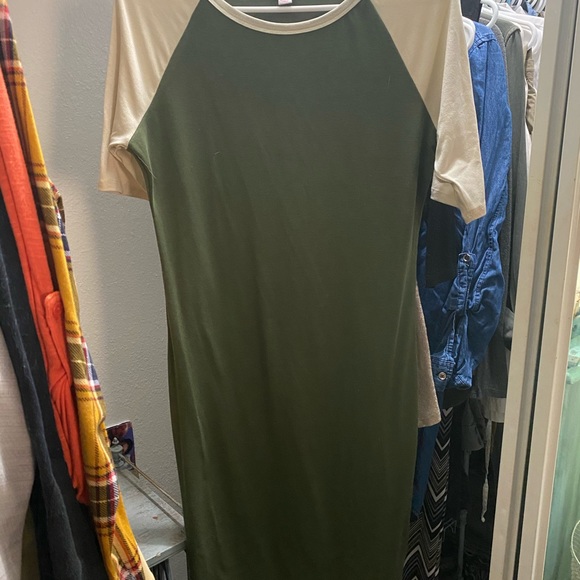 Lula Roe - Picture 4 of 5